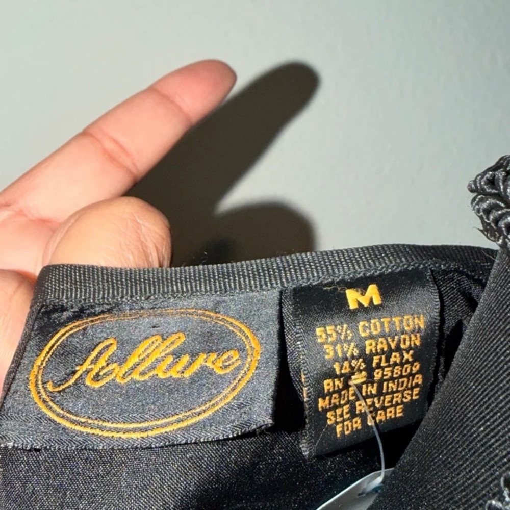 Allure Patchwork Boho Embroidered Jacket • M • 90… - image 3